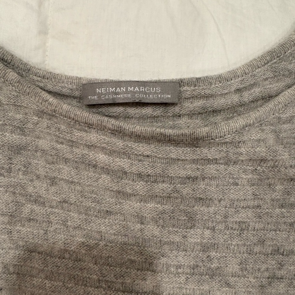 Neiman Marcus Light Gray Ribbed Sweater - Picture 5 of 5